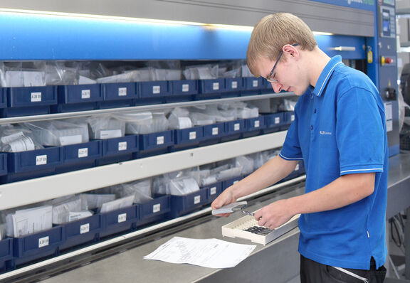 Fachkraft_Lagerlogistik.jpg